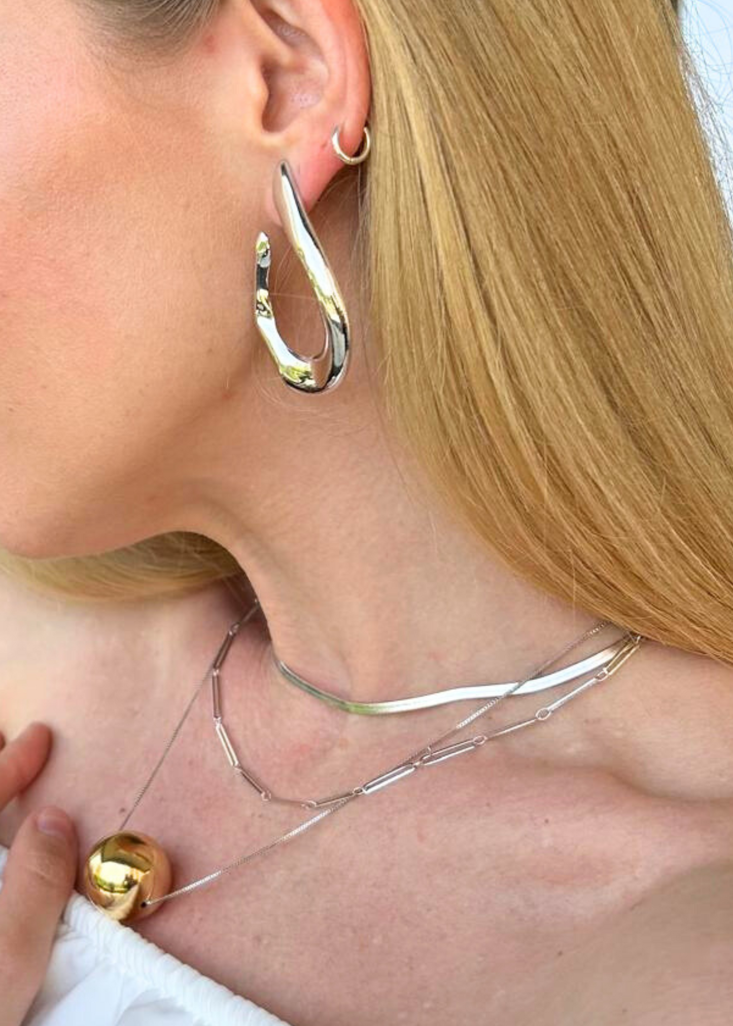 Crumpled chain necklace