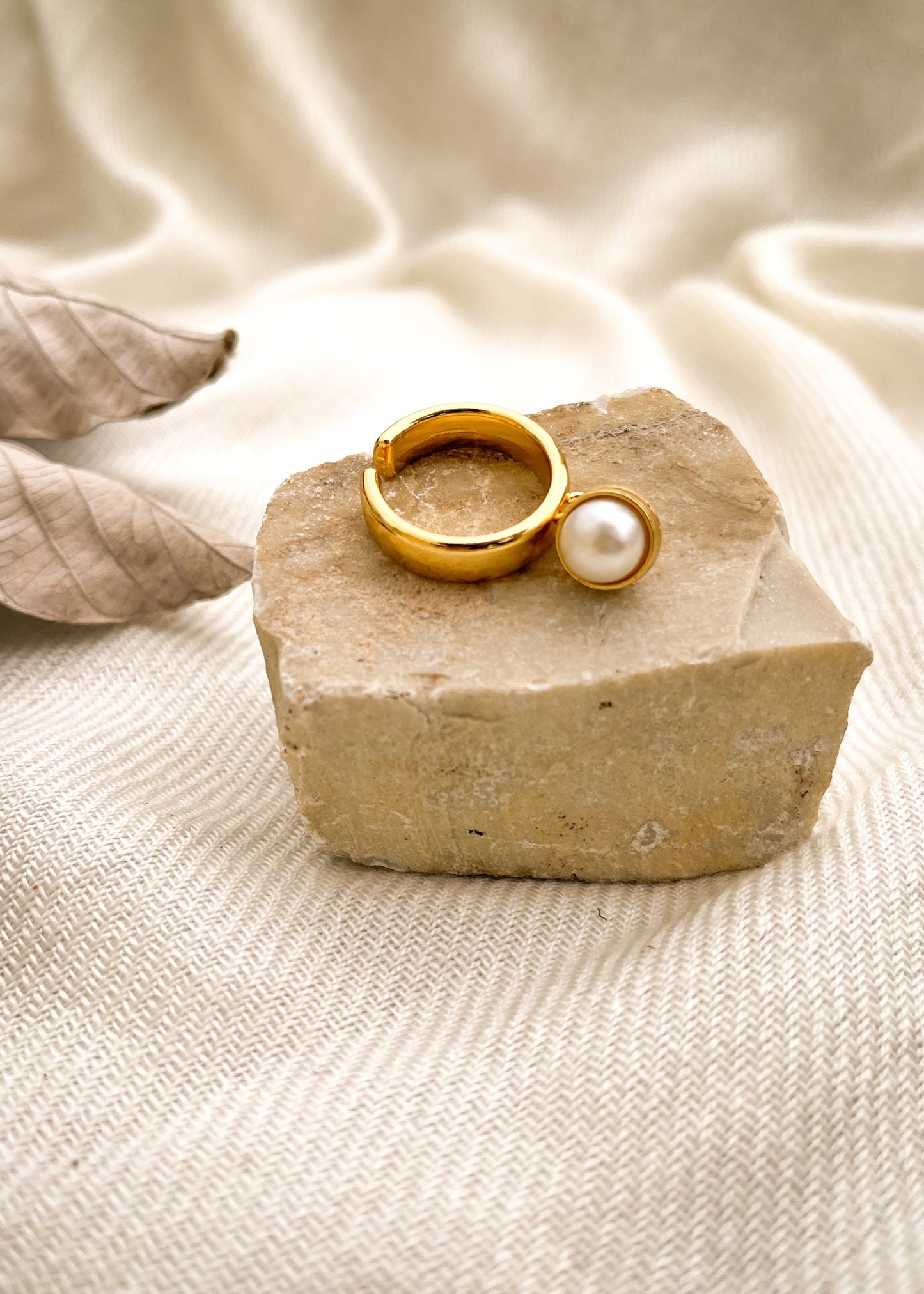 Pearl ring Welcome