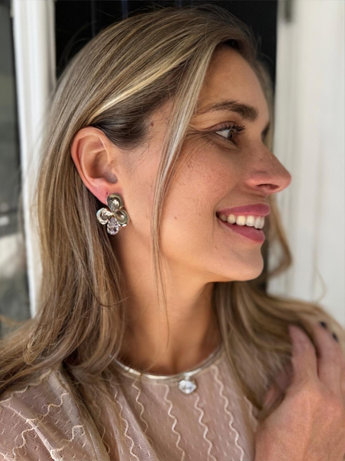 Earring Shadow